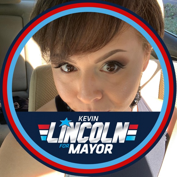 Poshmark profile picture for @masluc